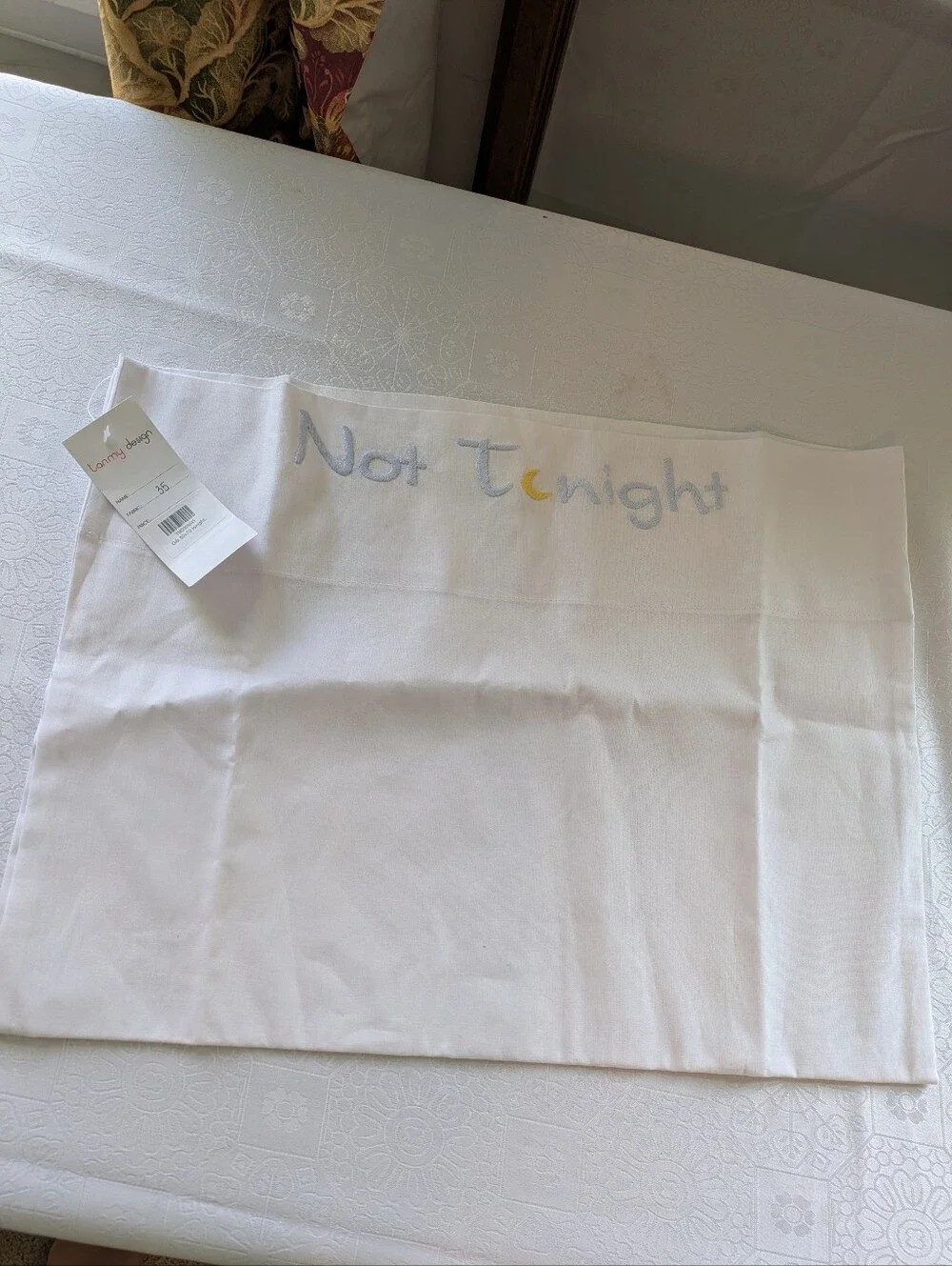 NWT White Linen Standard Pillow Case w/ Embroidered 